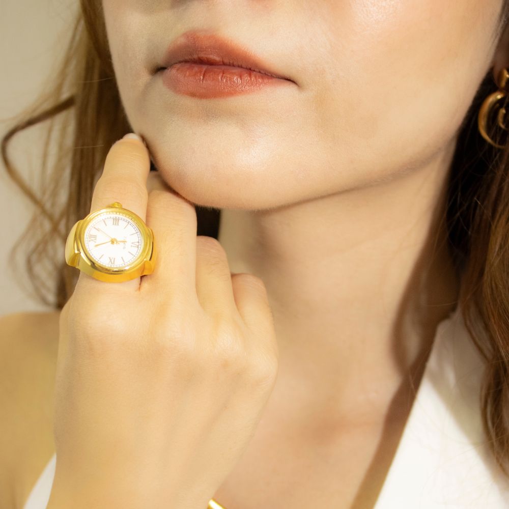 Collection of anillo dorado reloj in a gallery layout