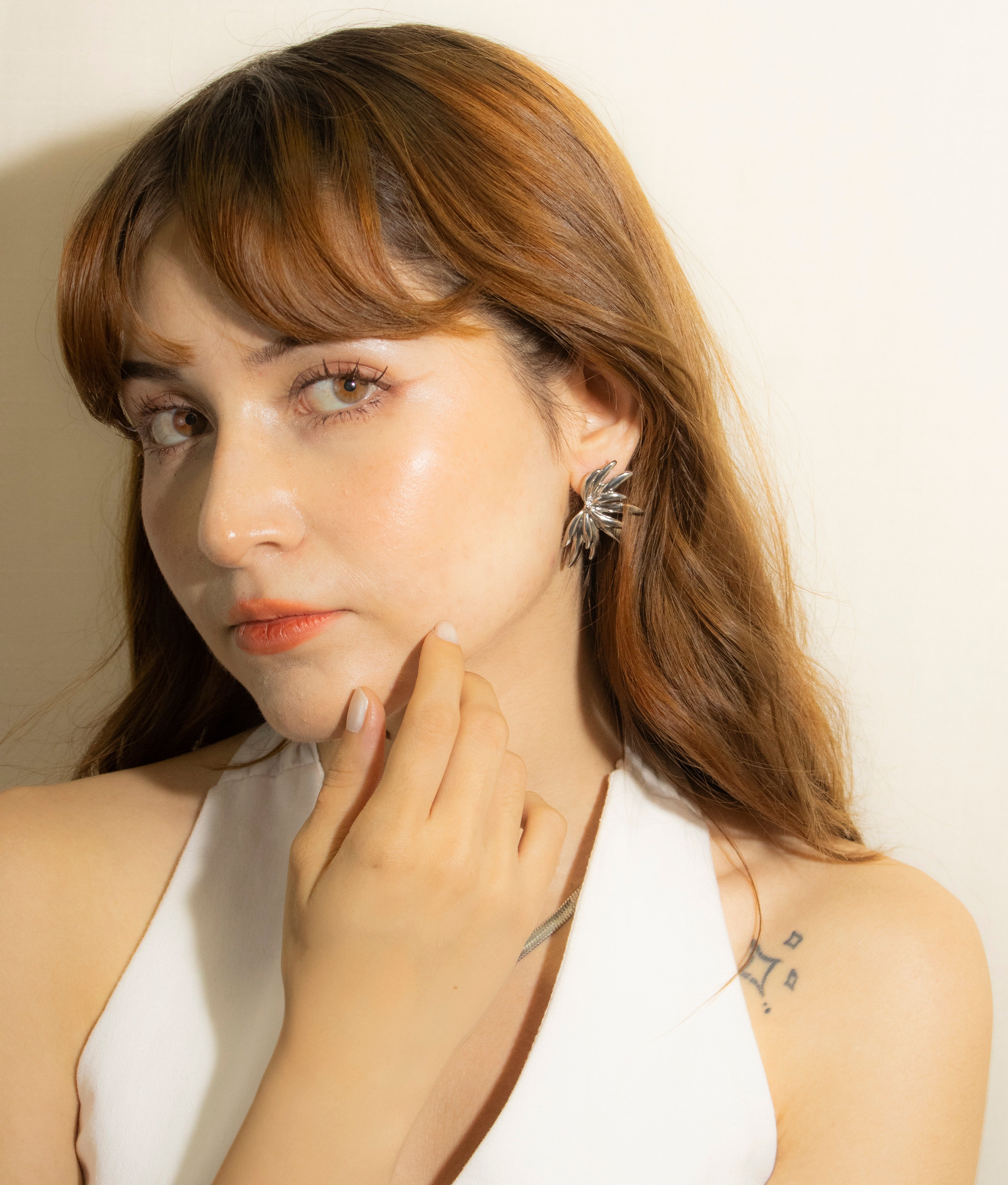 Collection of Aretes Flama Floral in a gallery layout