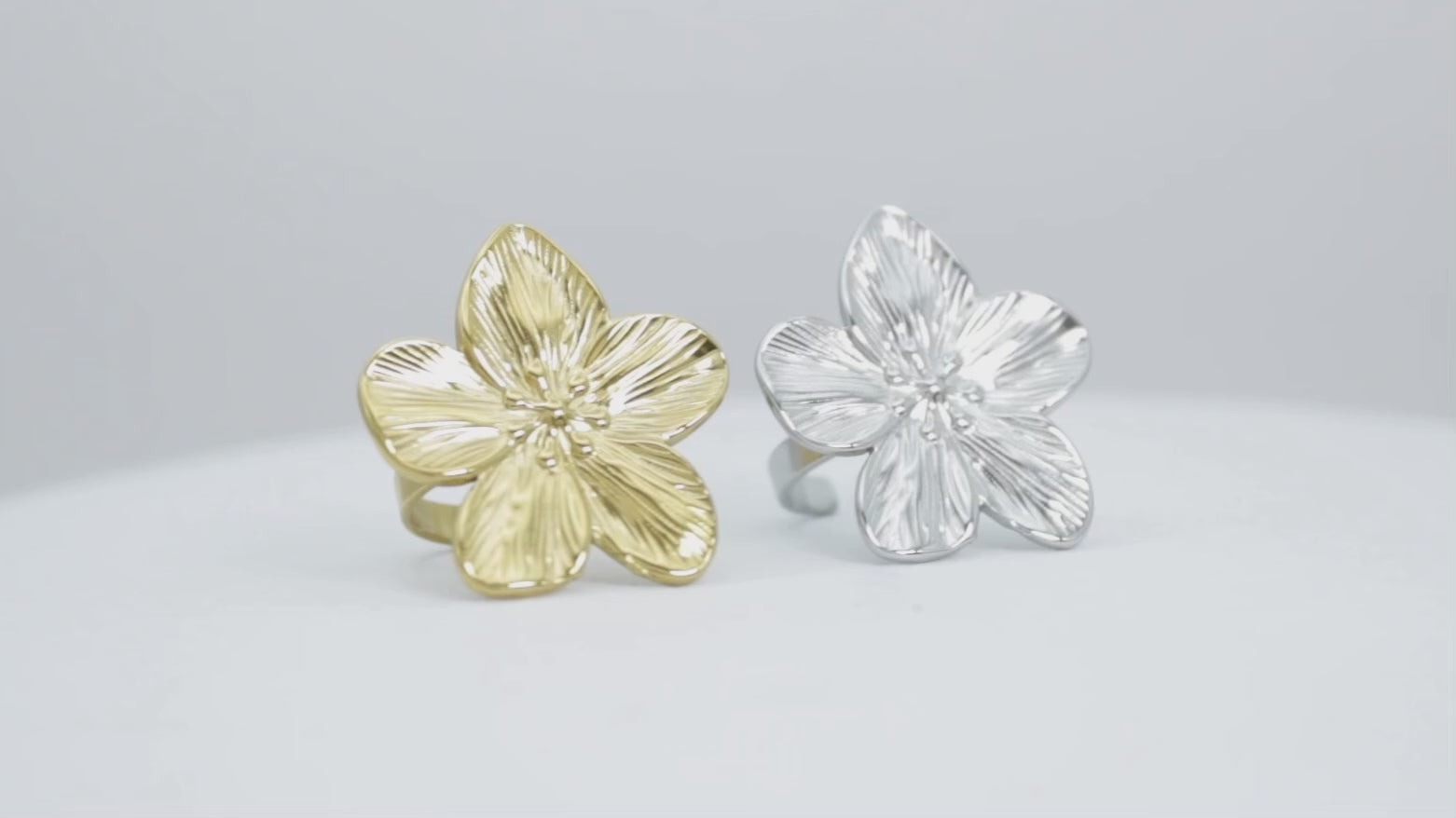 Collection of Anillo Flor Plateado in a gallery layout