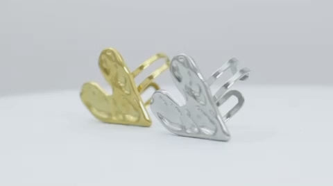 Collection of Anillo Corazón Grande Plateado in a gallery layout