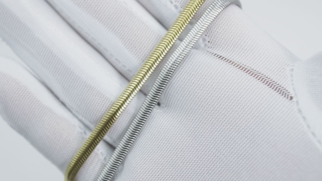 Collection of Cadena Acero Plana Dorada in a gallery layout