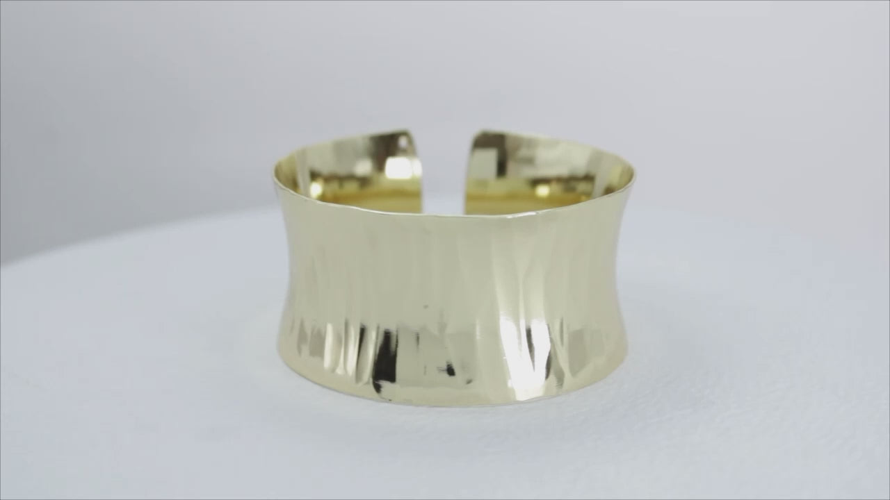 Collection of Brazalete Marmoleado Dorado in a gallery layout