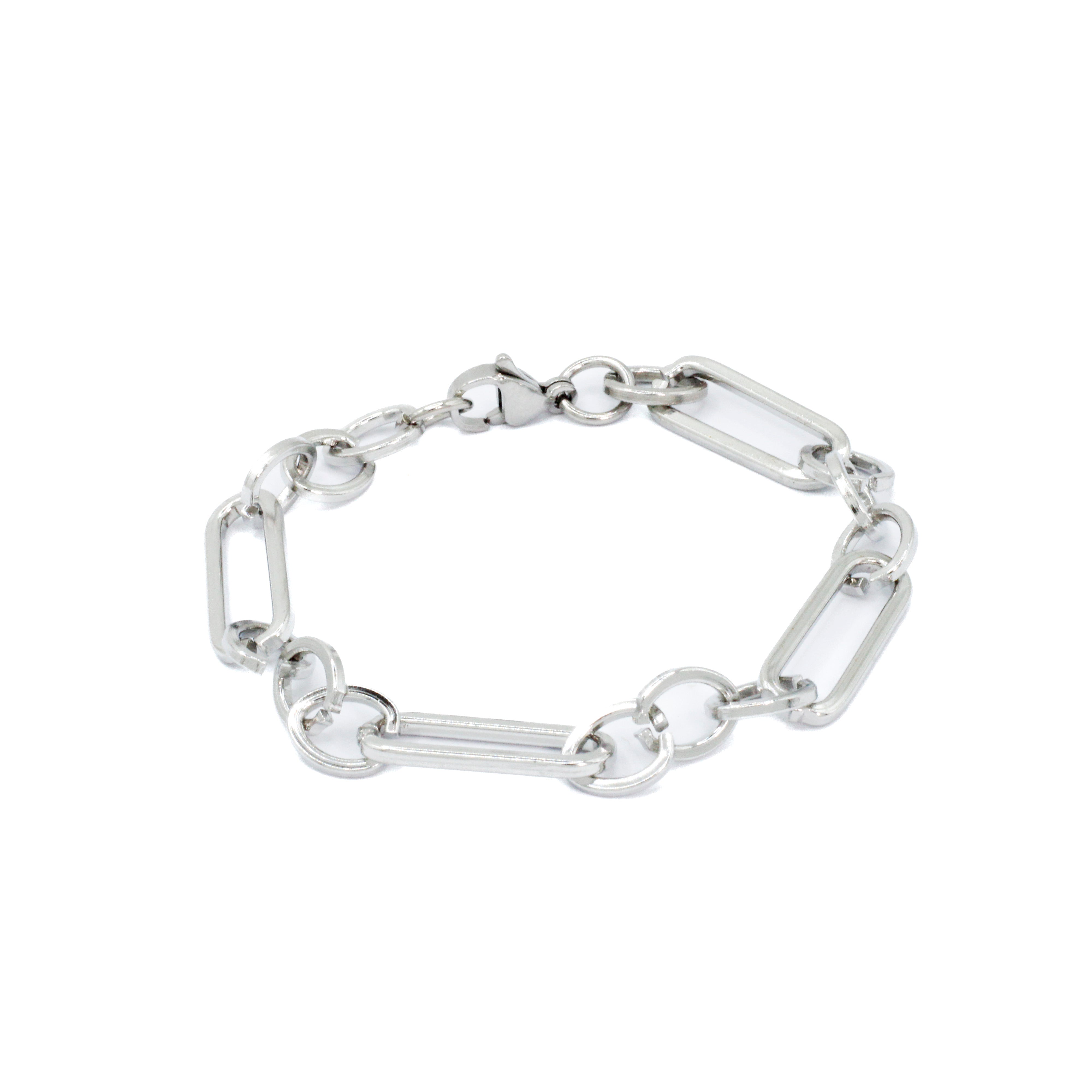 Collection of Baui Accesorios in a gallery layout