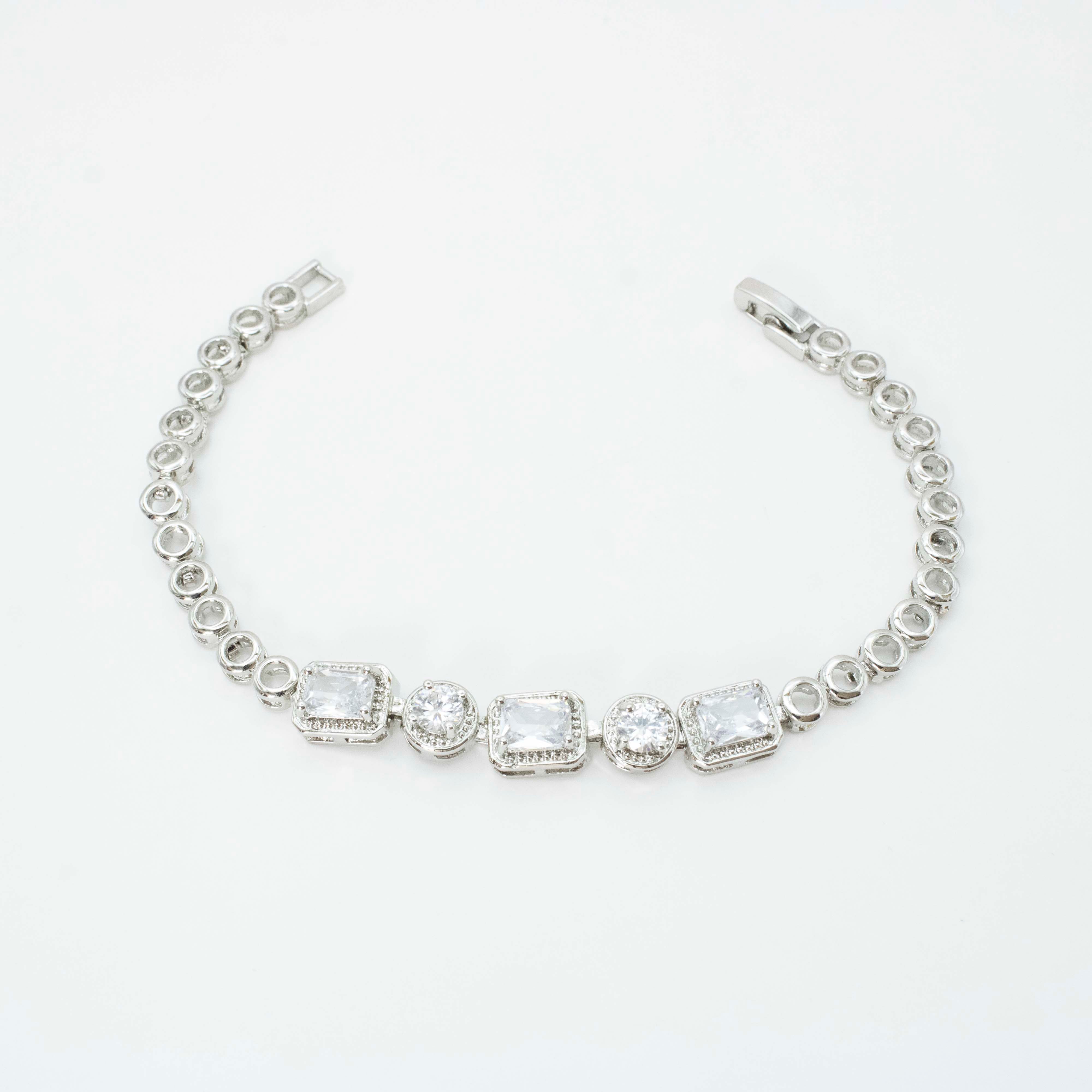 Collection of Pulsera Plateada Zirconia Rectángulos in a gallery layout